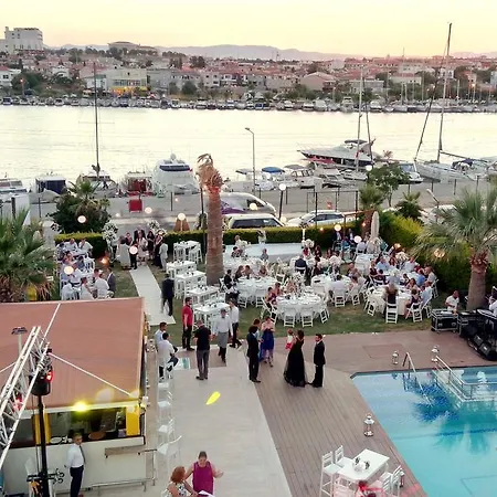 Dalian Elite Hotel Çeşme