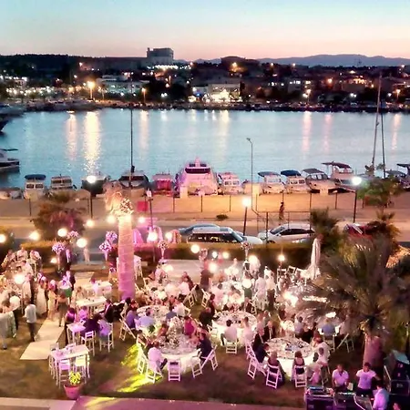 ホテル Dalian Elite 3*