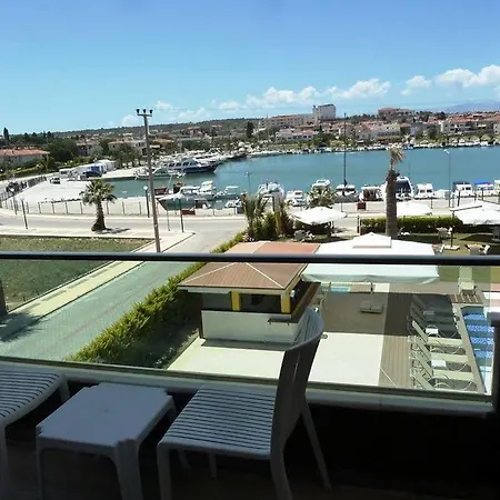 ホテル Dalian Elite 3*