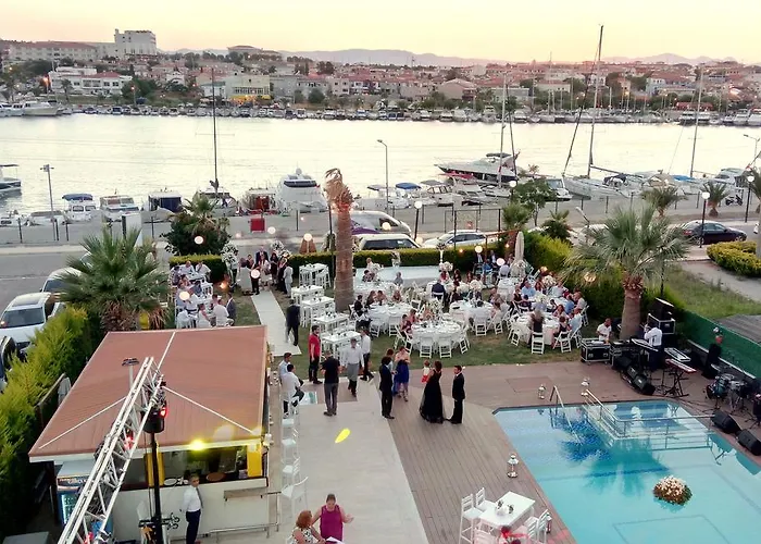 Dalian Elite Hotel Çeşme